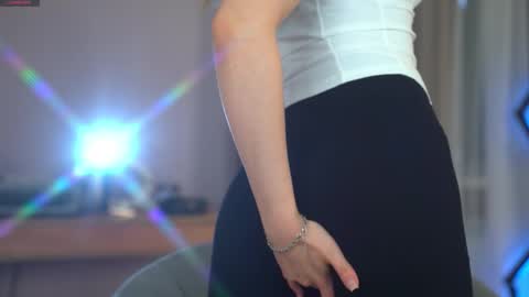 Jenny online show from December 2025 08:09:01 AM