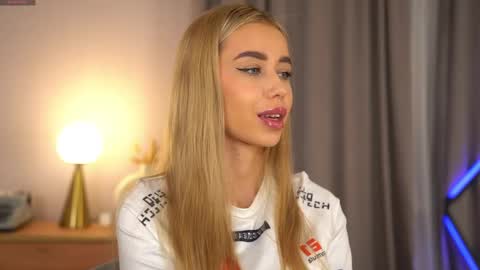 Snapshot of jjennnyy chatting on March 2026 08:20:01 AM Jenny online show from March 2026 08:20:01 AM