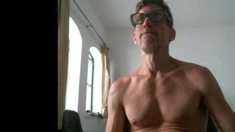 Snapshot of jlmbud chatting on April 2026 10:29:01 AM jlmbud online show from April 2026 10:29:01 AM