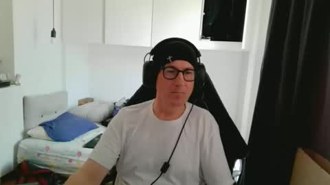 Snapshot of jman2025839798 chatting on April 2026 10:24:02 AM jman2025839798 online show from April 2026 10:24:02 AM