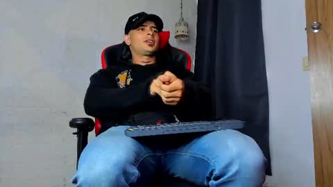 Snapshot of jmortton chatting on July 2026 07:38:01 PM IGJmortton online show from July 2026 07:38:01 PM