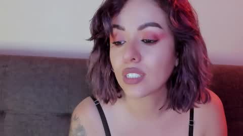 Johana              online show from February 2025 11:37:02 PM