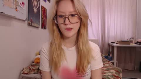 Snapshot of joan_kiss chatting on September 2025 06:02:01 AM joan_kiss online show from September 2025 06:02:01 AM