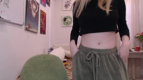 Snapshot of joan_kiss chatting on April 2026 11:39:02 AM joan_kiss online show from April 2026 11:39:02 AM