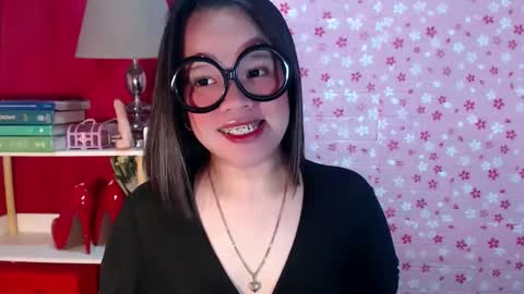 Joana online show from October 2025 08:33:02 PM