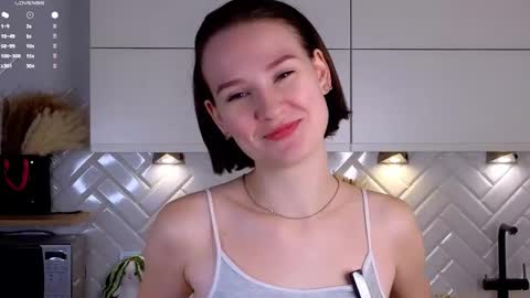 Snapshot of joancrumpton chatting on October 2025 02:21:01 AM Alice in the country of dreams online show from October 2025 02:21:01 AM