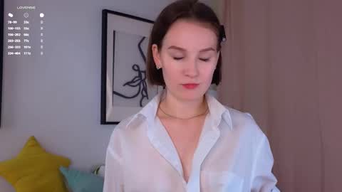 Snapshot of joancrumpton chatting on October 2025 01:17:02 AM Alice in the country of dreams online show from October 2025 01:17:02 AM
