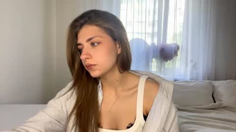 Snapshot of joandonelly chatting on June 2026 12:22:01 PM Bella online show from June 2026 12:22:01 PM