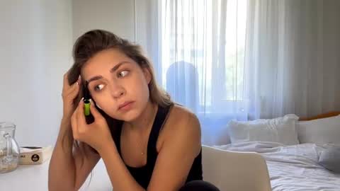 Snapshot of joandonelly chatting on August 2026 11:37:01 AM Bella online show from August 2026 11:37:01 AM