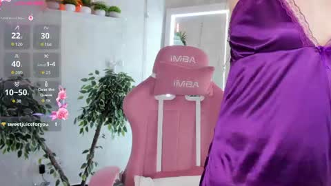 Snapshot of joann_shermann chatting on August 2026 01:15:01 AM joann_shermann online show from August 2026 01:15:01 AM