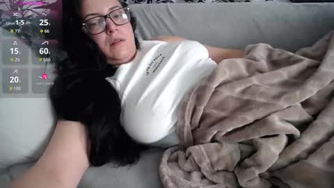 Snapshot of joanna_cw chatting on November 2025 10:21:01 AM Jo online show from November 2025 10:21:01 AM