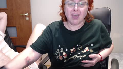 Snapshot of joannaandneighbour chatting on December 2024 06:43:02 PM Joanna and Greg online show from December 2024 06:43:02 PM