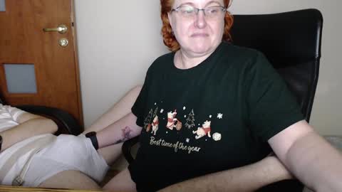 Snapshot of joannaandneighbour chatting on December 2024 03:57:02 PM Joanna and Greg online show from December 2024 03:57:02 PM