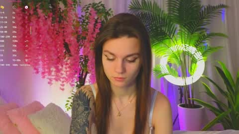 Snapshot of joannerichardson chatting on April 2026 07:18:02 PM Eva online show from April 2026 07:18:02 PM