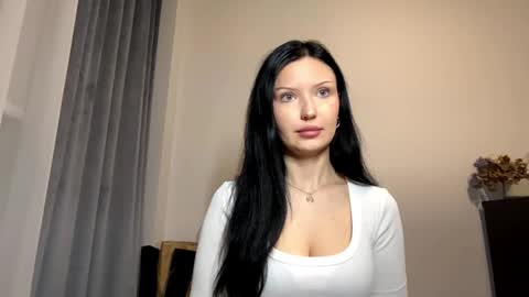 Joan online show from April 2026 07:04:02 PM