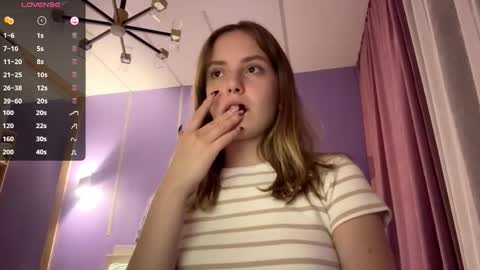 Lina online show from October 2025 01:46:02 PM