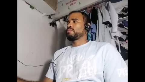 Snapshot of johan2222222222 chatting on February 2025 05:33:02 AM johan2222222222 online show from February 2025 05:33:02 AM