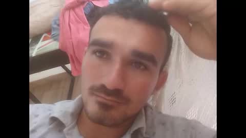 Snapshot of johan570400 chatting on April 2026 05:06:02 PM Joni online show from April 2026 05:06:02 PM