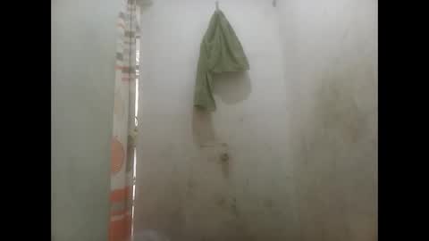 Snapshot of johan570400 chatting on April 2026 12:18:02 PM Joni online show from April 2026 12:18:02 PM