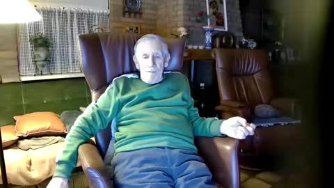 johan7 heet online show from December 2024 04:01:02 PM