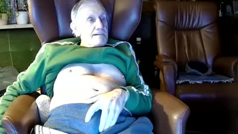 johan7 heet online show from December 2024 04:31:01 PM