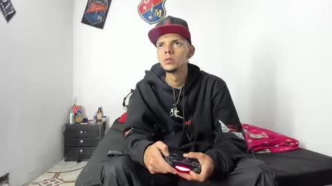 johan_and_antonella online show from January 2025 01:37:02 AM