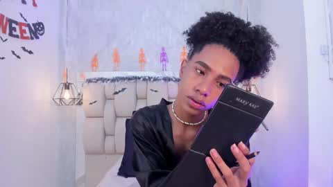 Johan  online show from October 2025 12:37:01 PM