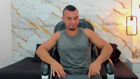 Snapshot of johan_miller1 chatting on November 2025 11:05:02 AM johan online show from November 2025 11:05:02 AM