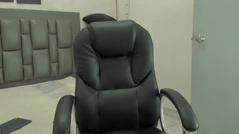 Snapshot of johan_miller1 chatting on December 2025 11:08:02 AM johan online show from December 2025 11:08:02 AM