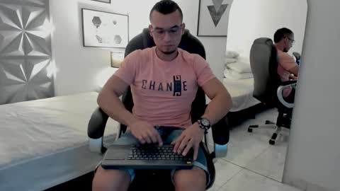 Snapshot of johan_miller1 chatting on December 2025 01:54:01 AM johan online show from December 2025 01:54:01 AM