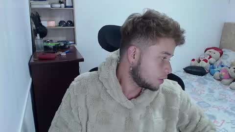 JOHAN independient model online show from December 2024 05:04:02 AM