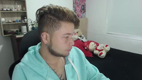 JOHAN independient model online show from March 2025 01:03:01 PM