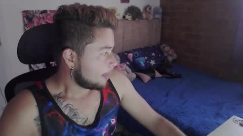 JOHAN independient model online show from December 2025 05:07:02 PM