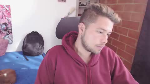 Snapshot of johanleonsweetboy chatting on January 2026 01:35:02 PM JOHAN independient model online show from January 2026 01:35:02 PM