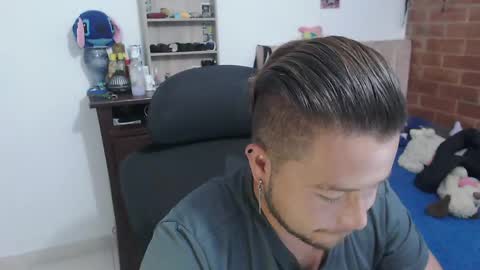 Snapshot of johanleonsweetboy chatting on April 2026 08:20:02 PM JOHAN independient model online show from April 2026 08:20:02 PM