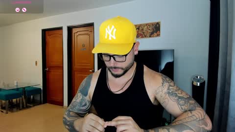 Snapshot of johatsu chatting on February 2025 11:05:01 PM King -    online show from February 2025 11:05:01 PM