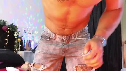 Snapshot of john_and_louis chatting on December 2024 02:05:01 PM John online show from December 2024 02:05:01 PM