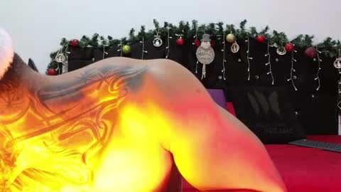 Snapshot of john_and_louis chatting on December 2024 11:01:01 AM John online show from December 2024 11:01:01 AM