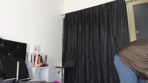 Snapshot of john_and_louis chatting on February 2025 11:06:02 AM John online show from February 2025 11:06:02 AM