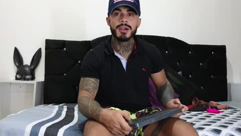 Snapshot of john_and_louis chatting on February 2025 11:06:02 AM John online show from February 2025 11:06:02 AM