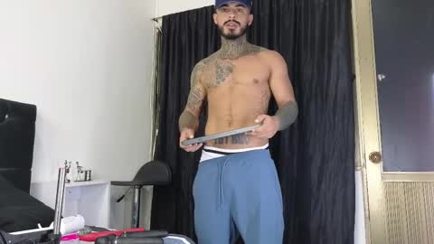 Snapshot of john_and_louis chatting on February 2025 10:59:01 AM John online show from February 2025 10:59:01 AM