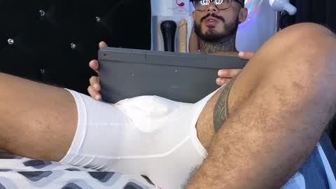 Snapshot of john_and_louis chatting on February 2025 05:04:01 PM John online show from February 2025 05:04:01 PM