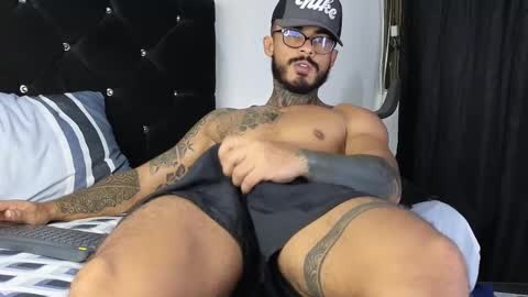 Snapshot of john_and_louis chatting on March 2025 10:05:02 PM John online show from March 2025 10:05:02 PM