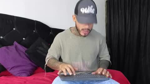 Snapshot of john_and_louis chatting on March 2025 10:56:02 AM John online show from March 2025 10:56:02 AM