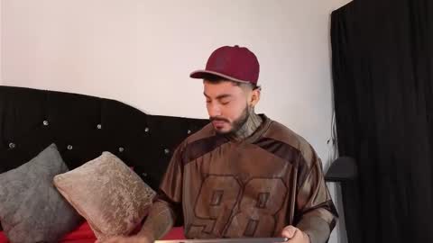 Snapshot of john_and_louis chatting on October 2025 10:59:02 AM John online show from October 2025 10:59:02 AM