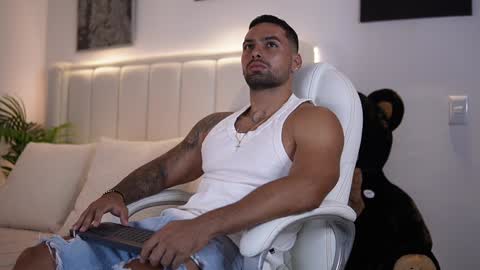 john online show from December 2024 11:03:02 PM