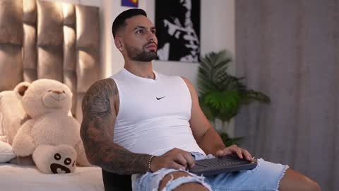 john online show from December 2024 12:04:01 AM