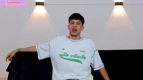 john_ssnow29 online show from September 2025 10:37:01 AM