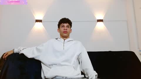 john_ssnow29 online show from October 2025 02:53:02 AM