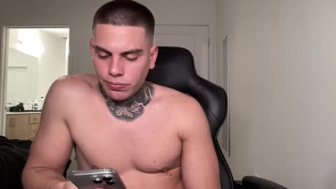 Snapshot of johnafterdark chatting on October 2025 02:21:02 AM JAXX online show from October 2025 02:21:02 AM